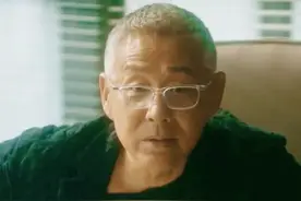 65岁陈道明，变黑染白发！跟小33岁倪妮戏里爷孙恋，有点意思图片