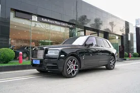 开劳斯莱斯Black Badge库里南“逛GAI”：富贵让我们相遇图片