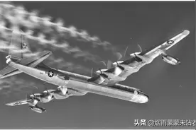 螺旋桨与喷气机混动版，开启核威慑巡航的战略轰炸机B-36图片