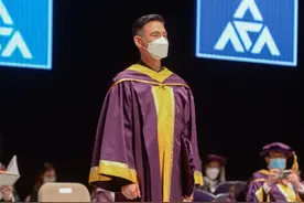 张学友获颁APA荣誉博士，证件照罕曝光，古天乐王祖蓝获荣誉院士图片
