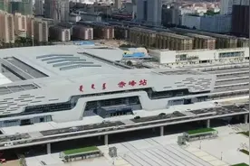 赤峰站新增动车图片