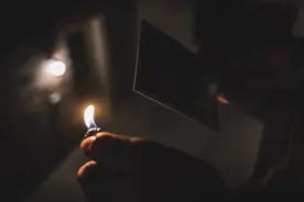 社死现场：“我把前任送的东西挂闲鱼被他看见了……”哈哈哈哈哈哈哈哈哈图片