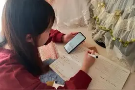 大学生分期买手机不应该？我看未必，这几点来分析一下图片