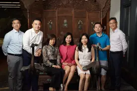 广州女首富诞生，丈夫也是百亿富豪，儿子娶香港百亿豪门的千金图片