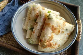 烙饼想要柔软好吃有层次，和面用开水还是凉水？其实都不正确图片