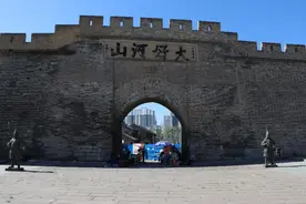 张家口三日游之历史上的北部边境之门一一张家口大境门图片