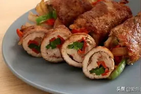 猪肉别光会炒着吃，教你做猪肉卷，一个青红椒，几片猪肉就能搞定图片