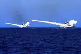 东部战区保持高度戒备，随时可封锁台湾海峡，对美军舰关门打狗图片