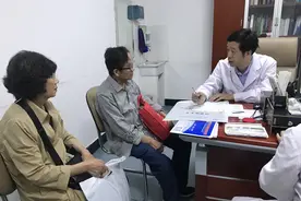 做手术是选择主任医师还是主治医师？三甲肿瘤医院专家告诉你答案图片