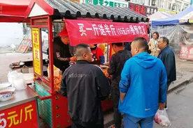 街边的“炸鸡叉骨”，买1斤送半斤，为何如此便宜？这是啥子肉？图片