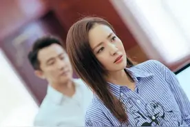 婚礼上，因为20000改口费新郎拂袖而去，新娘悔：我真不是故意的图片