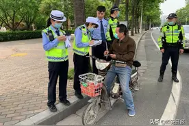 6月1日起不戴头盔就罚款？西安交警：仍处于倡议阶段图片