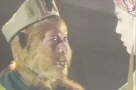 西游记：白龙将唐僧的马吃了，孙悟空去找他算账，却叫不出白龙视频封面