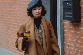 这才是中年妈妈该有的穿搭！羊绒大衣+阔腿裤，保暖减龄，很高级图片