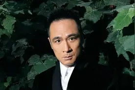 不爱国？59岁吴镇宇直播高喊“你们中国”，在场网友还原事实真相图片