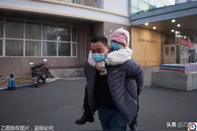 血癌女童做梦都想上学，同学视频喊话：作业都给你留着，快点回来图片