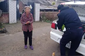 【我为群众办实事】桦甸民警上门送温暖  关爱独居老人生活图片