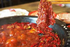 提醒！吃完火锅后，女子竟吐血！食用麻辣火锅要注意图片