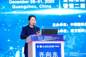 宝宝耳廓畸形，捏一捏就好？专家称，越早治疗效果越好图片