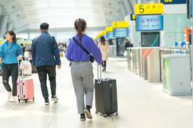 买高铁票如何一秒识别是否靠窗？只要记住这2个字母就行了图片