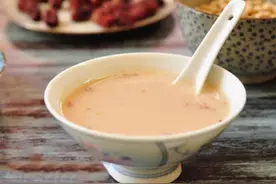 用泡过的生豆子和煮熟的豆子打豆浆有什么区别？营养一样吗？图片