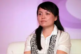 四川妹子，初中毕业，从餐厅打工到掌管市值260亿公司，凭啥？图片