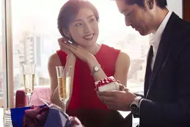 53岁女王天海佑希，演过金城武未婚妻，也曾错爱渣男，如今不婚图片