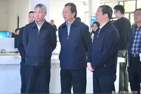 蒙启良率住黔全国政协委员到安顺调研图片