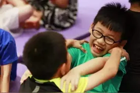 孩子胆小没朋友？家长须知：幼儿社交规律，让孩子变成社交小达人图片