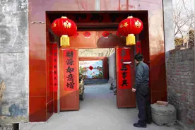 又是一年春节时，关于贴春联的4大讲究和禁忌，您知道吗？图片