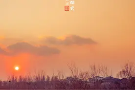夕阳西下时，朦胧了夜色。镜头里醉美的人间烟火图片