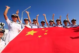 中国第一代女水兵，已然成长！海军第一女舰长更是巾帼不让须眉图片