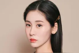 张碧晨唱《一吻之间》，句句走心催人泪下，她为何瞒着男友生子？图片