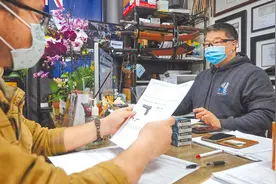特朗普不靠谱？在美华人全靠互助群自保？ 华人：真要囤20支枪干嘛不买票回国图片