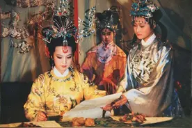 贾元春省亲，同一个错误犯了6次，回宫便陷入困境图片
