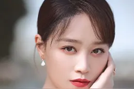 蓝盈莹仙气唯美写真，“蚂蚁腰”和“天鹅颈”惊艳了图片