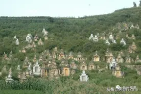 盘县小冲墓群（七批国保）图片