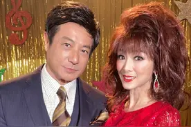 65岁米雪近况曝光，下巴超尖身材消瘦似竹竿，曾被成龙苦追8年图片