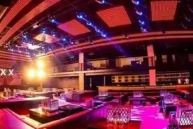 郑恺开了全上海最大的夜店，豪车扎堆！网友：这辈子消费不起图片