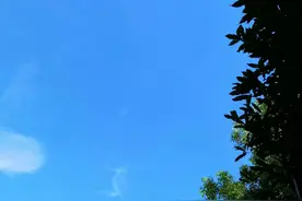 来看看不同颜色的天空图片