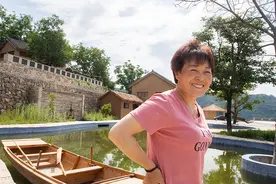 深山中一户人家守座山头，虽是农民不种地，田园综合体筑造新梦境图片