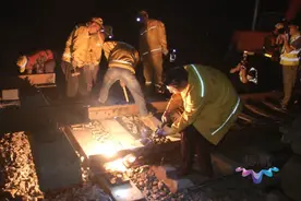 宁启铁路江都站完成正线道岔拆除 为连淮扬镇铁路接轨江都站奠定基础图片