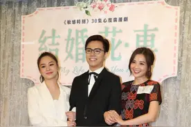 阿娇衣品真是没救了，西装配白裙五五分无腰身，同框阿Sa像圆柱图片