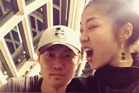 王仕鹏担任易建联训练营的总教头，一年能在阿联身上赚到多少钱？图片