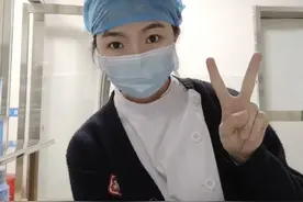 外地游客突发脑梗命悬一线，洛阳美女护士跪地从死神手中拉回一条命，事后默默离开图片