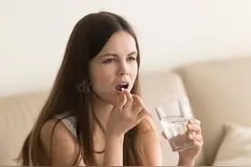 怎么办，医生同时开了头孢和含乙醇的药给我图片