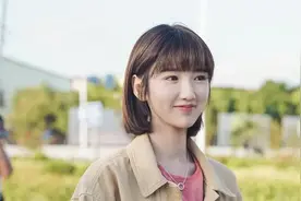 垃圾堆里抢回来的女演员图片