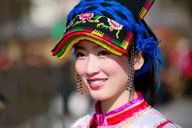 川藏线边的白色帐篷，不要进！除非你想留在那图片