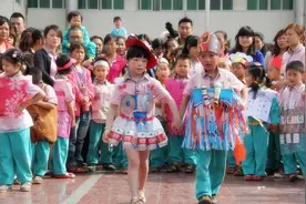 老人说，把孩子旧衣服扔掉“犯忌讳”，怎么使衣服“变废为宝”？图片