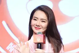 戚薇的粉色系穿搭，满满的少女感图片